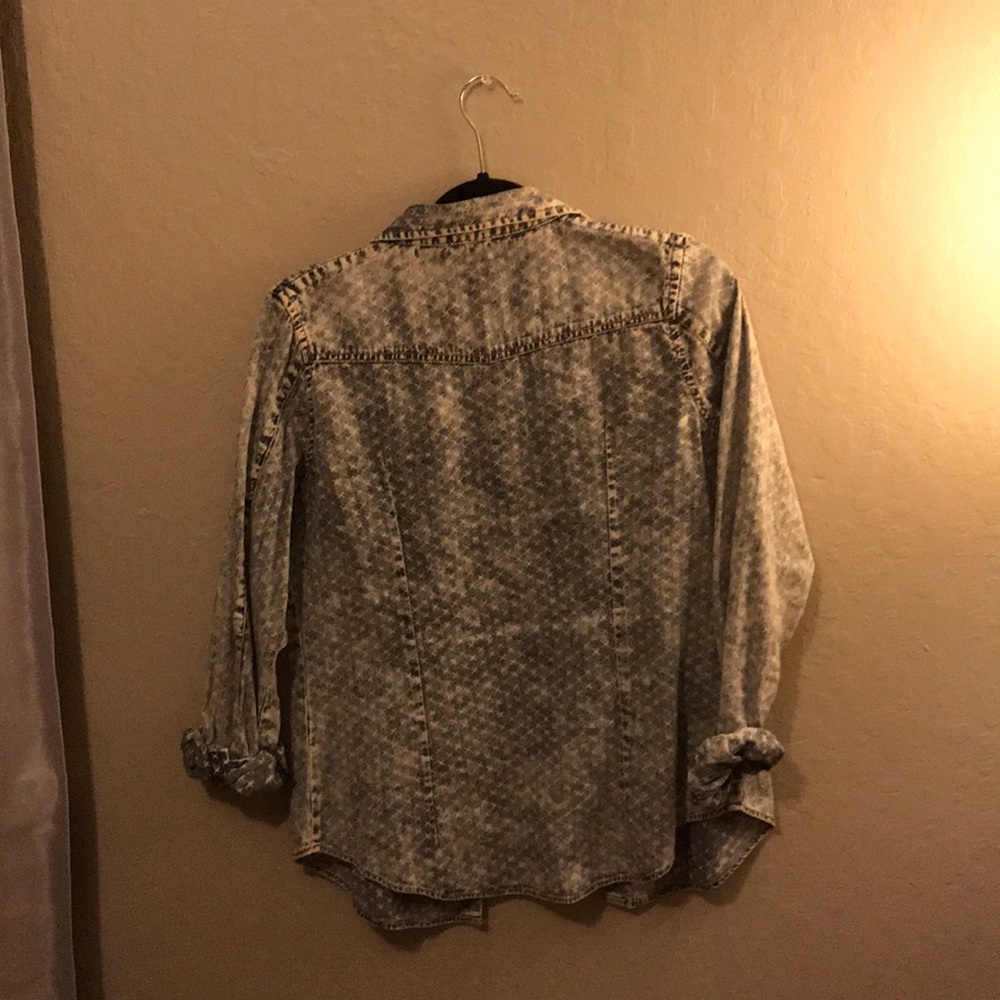 button down - Picture 2 of 2